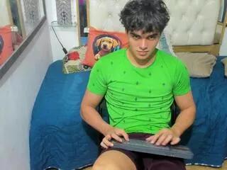 luis_cardona on Flirt4Free 