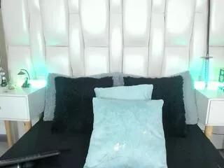 mizuki_young on Flirt4Free 