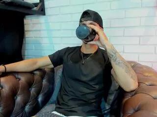 noah_hunther on Flirt4Free 