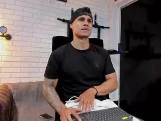 noah_hunther on Flirt4Free 
