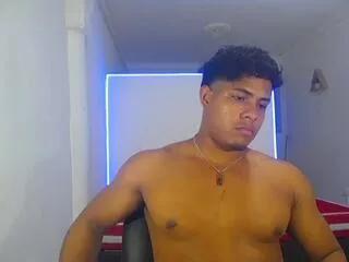 xavier_bryant on Flirt4Free 