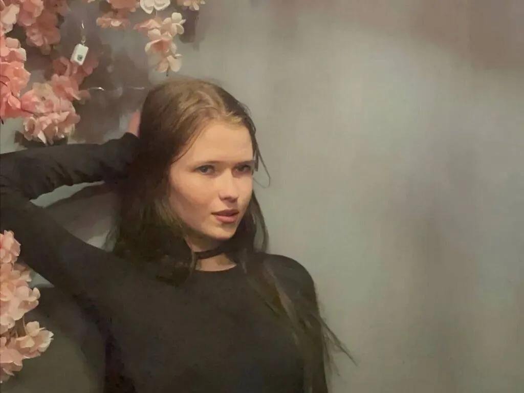 Checkout 18 years old CharisseChappel from LiveJasmin CharisseChappel from LiveJasmin