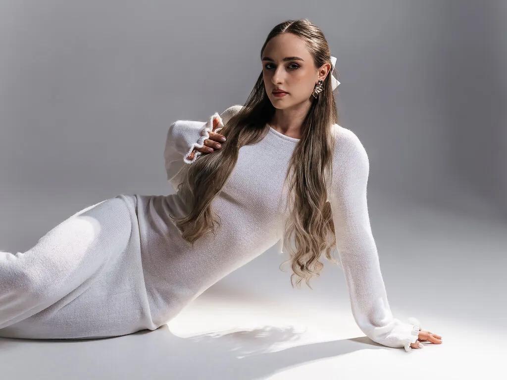 Hot DannaWhite wants you to fuck her body now DannaWhite from LiveJasmin