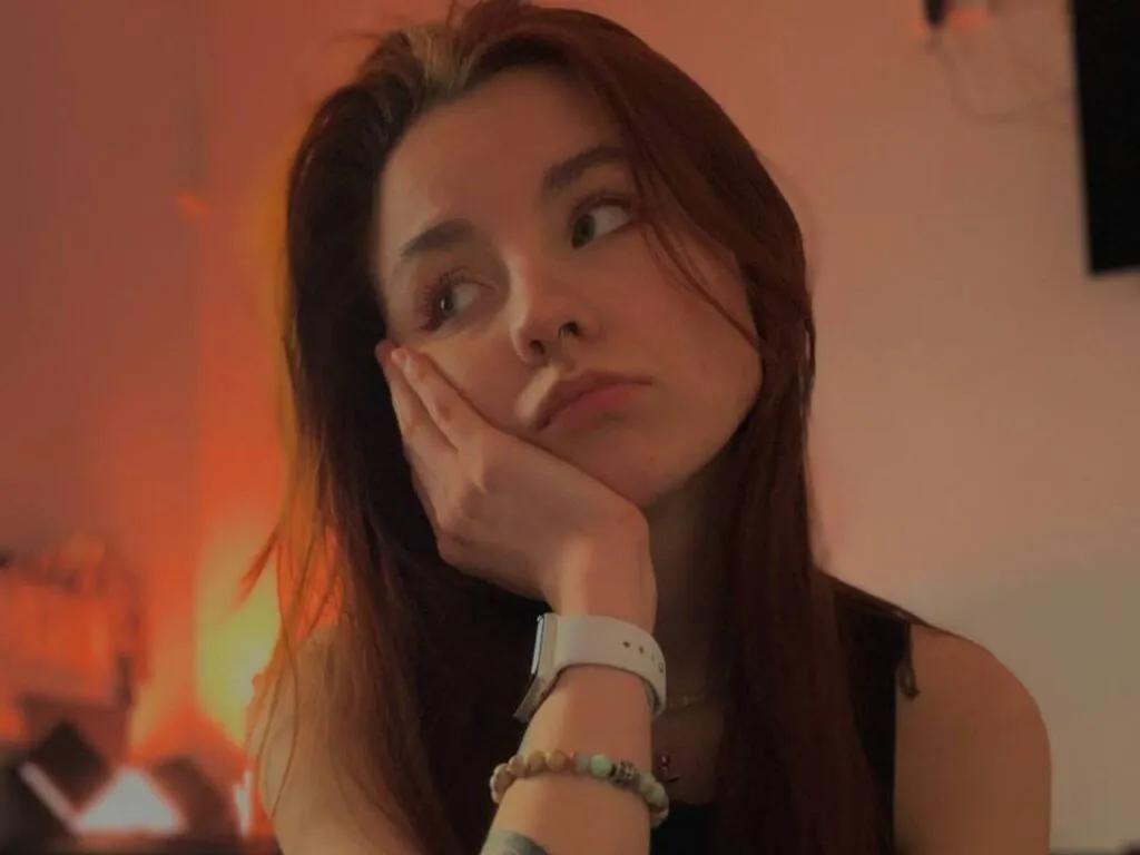 Discover 24 years old DivinaGazza from LiveJasmin DivinaGazza from LiveJasmin