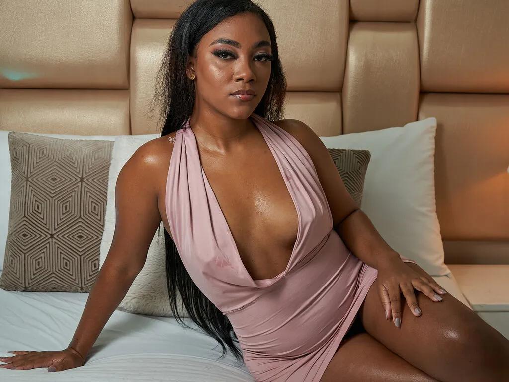 Join sexy camwhore EmmaCourth EmmaCourth from LiveJasmin