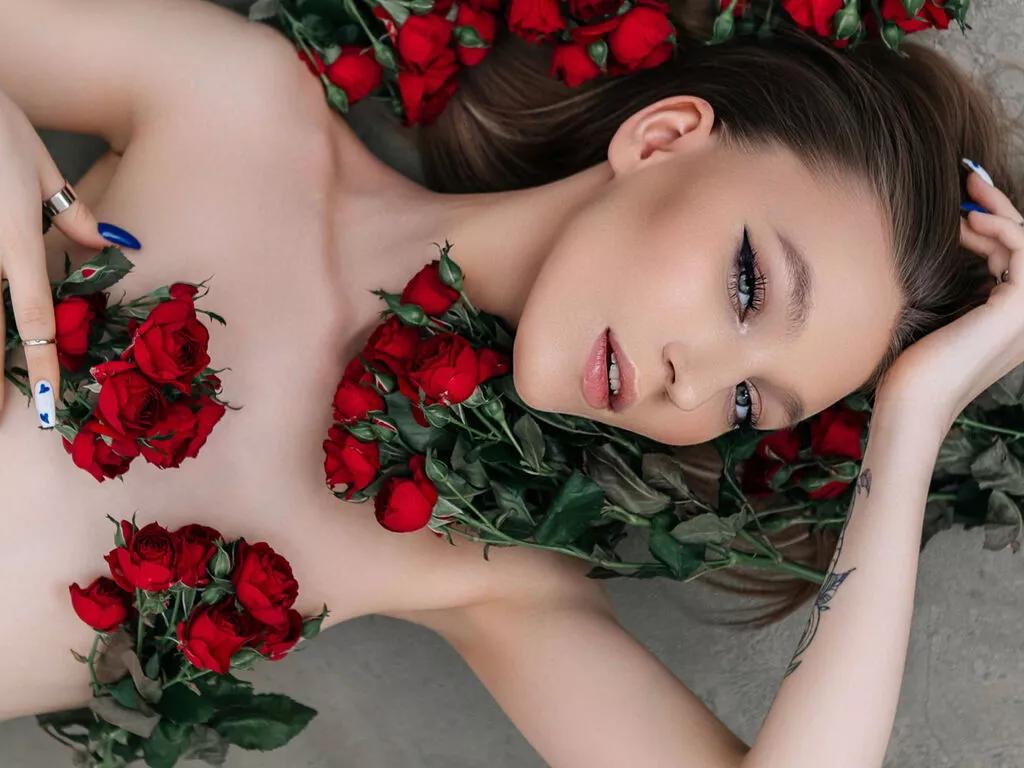 Checkout KellyBredford, she wants to masturbate for you KellyBredford from LiveJasmin