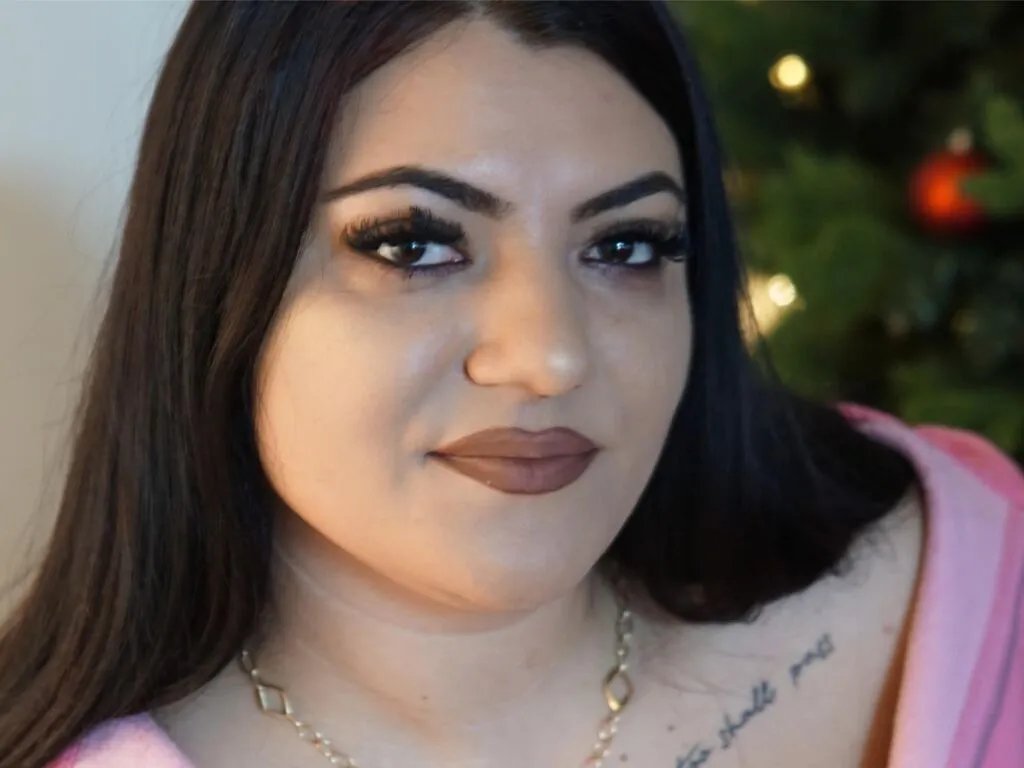 KeylaVoss —  Sweet conversations
 Making you smile after a long day
 Feeling desired and appreciated
 When chemistry builds naturally