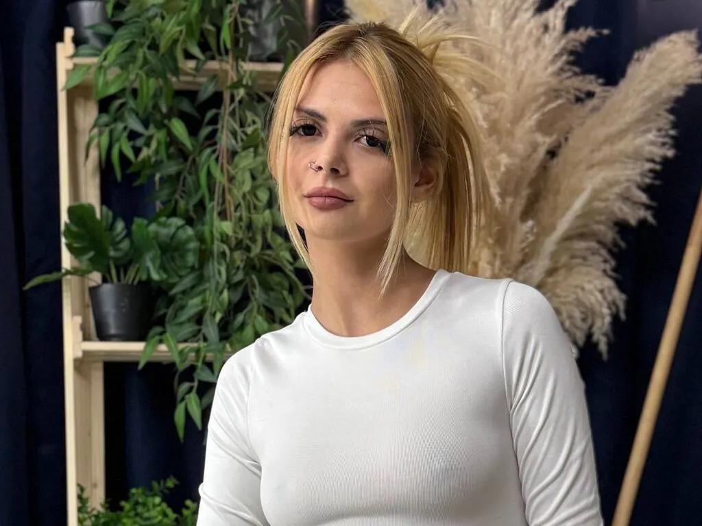 Dirty LilianFulwood wants you to fuck her body now LilianFulwood from LiveJasmin