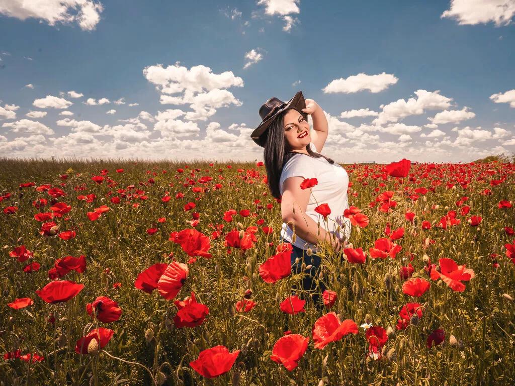 LollaMiles on LiveJasmin