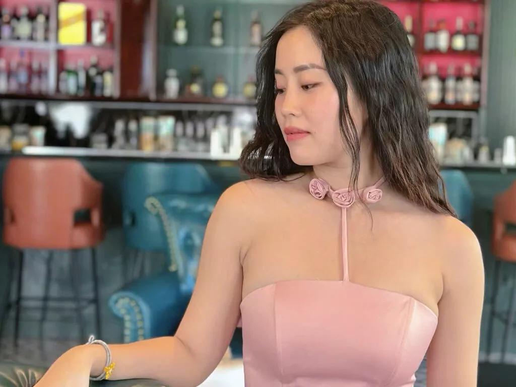 MinDannasa on LiveJasmin 