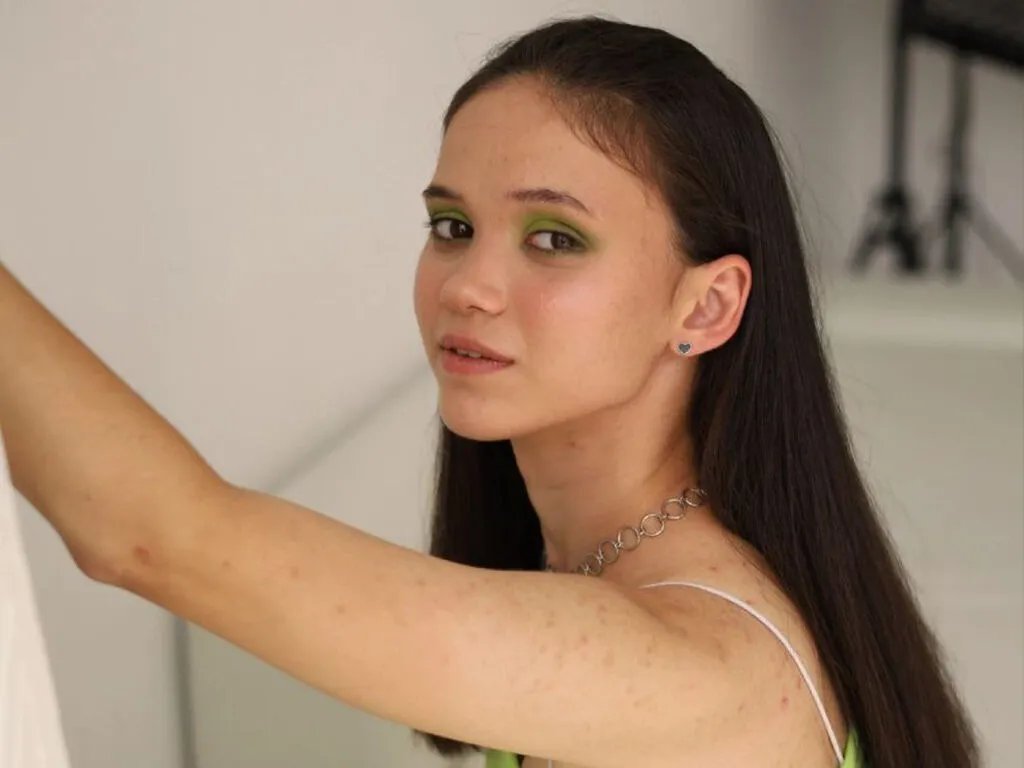 Admire cute model PansySeveryn PansySeveryn from LiveJasmin