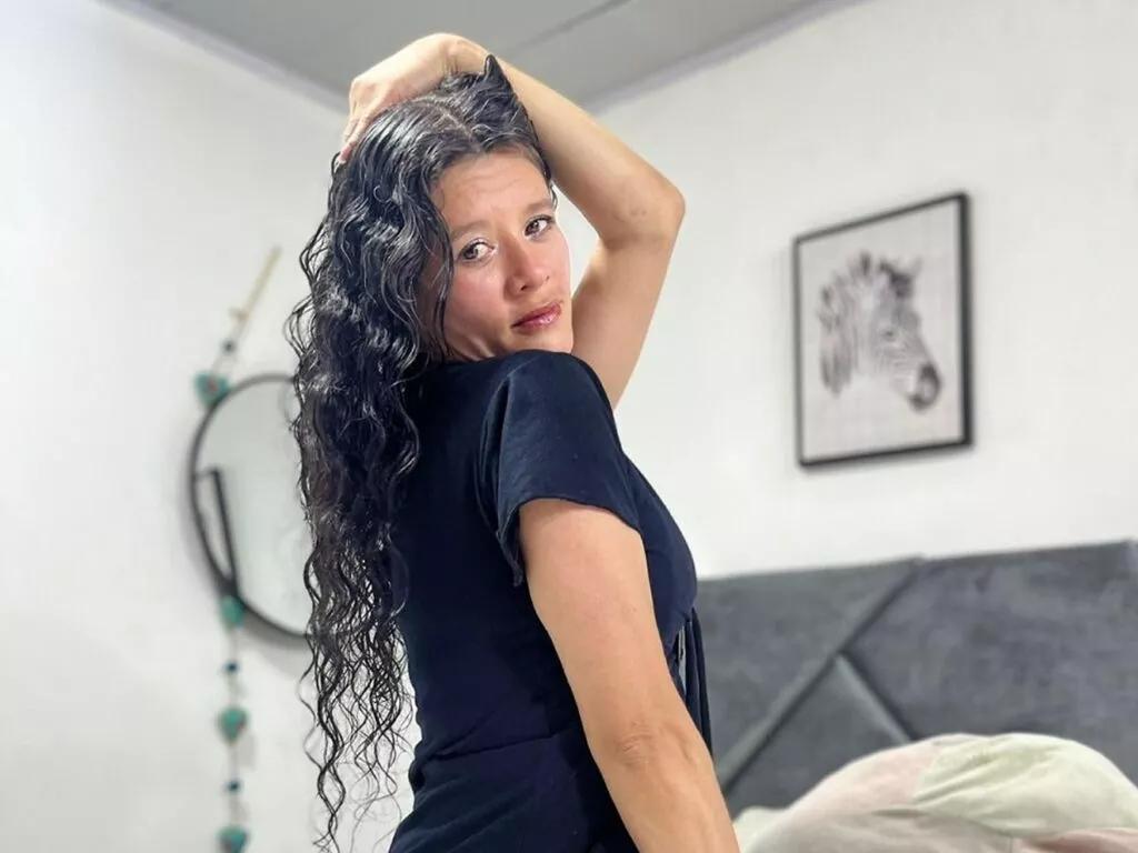 SereneBaqu on LiveJasmin 