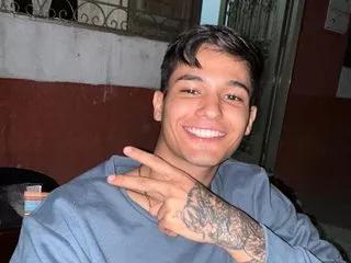 Alex_mojica on Streamate 