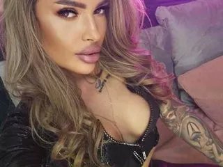 Offline AmiraBelle on Streamate