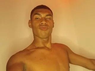 Cute Andrew111 wants you to fuck his body now Andrew111 from Streamate