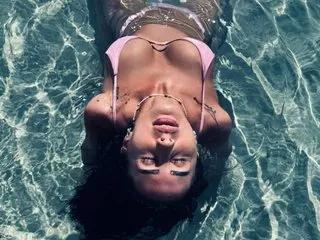 AnnaRhodes on Streamate 