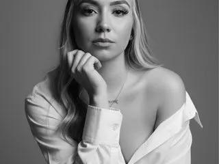 Offline AntonellaRee on Streamate