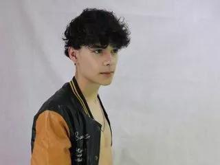 AxelWolfe on Streamate 