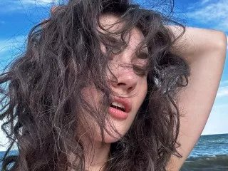 Offline CassandraJones on Streamate