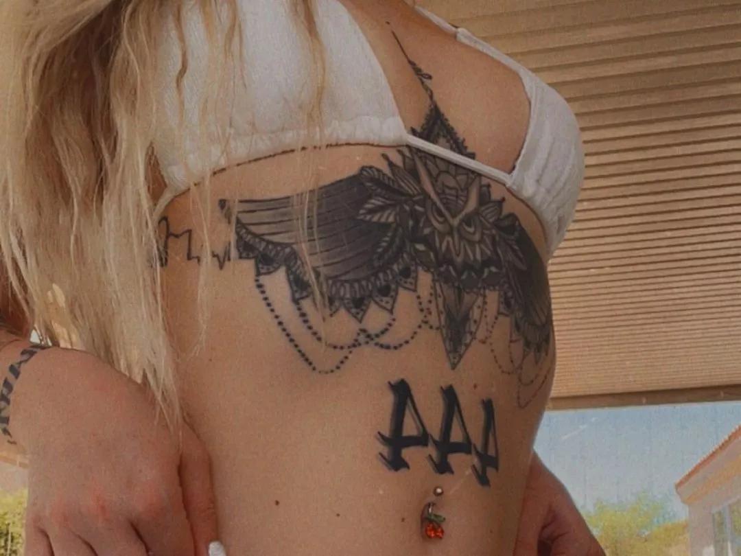 Offline Emiley_Alexander on Streamate