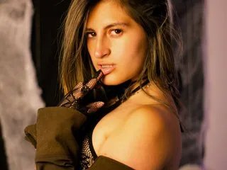 Offline GiaRoussel21 on Streamate