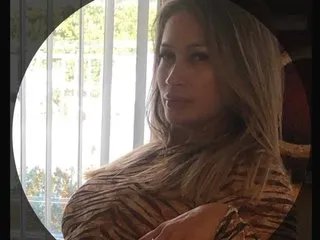 Offline HottLatina69 on Streamate