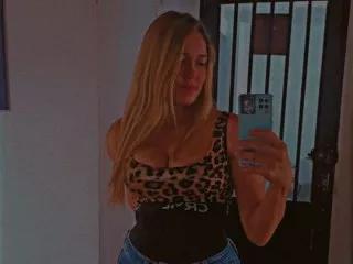 IzuryBlonde on Streamate 