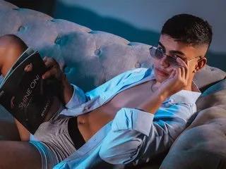 Try 18 years old jarethh from Streamate jarethh from Streamate