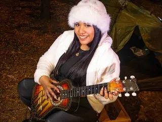 Offline Laross25 on Streamate