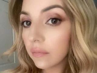 LeahAnnaliseXO on Streamate 
