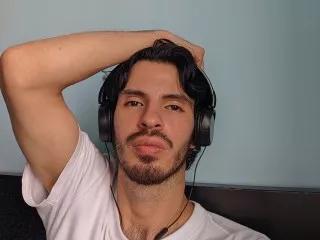 Offline LiamLuxe on Streamate