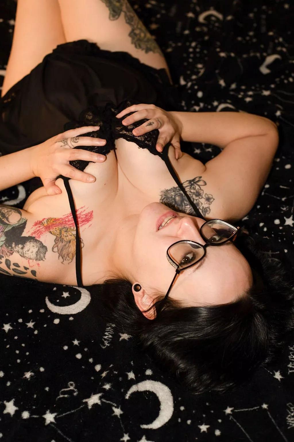 Offline LilibetRose on Streamate