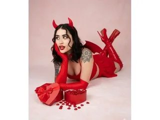 Offline lilith_green on Streamate