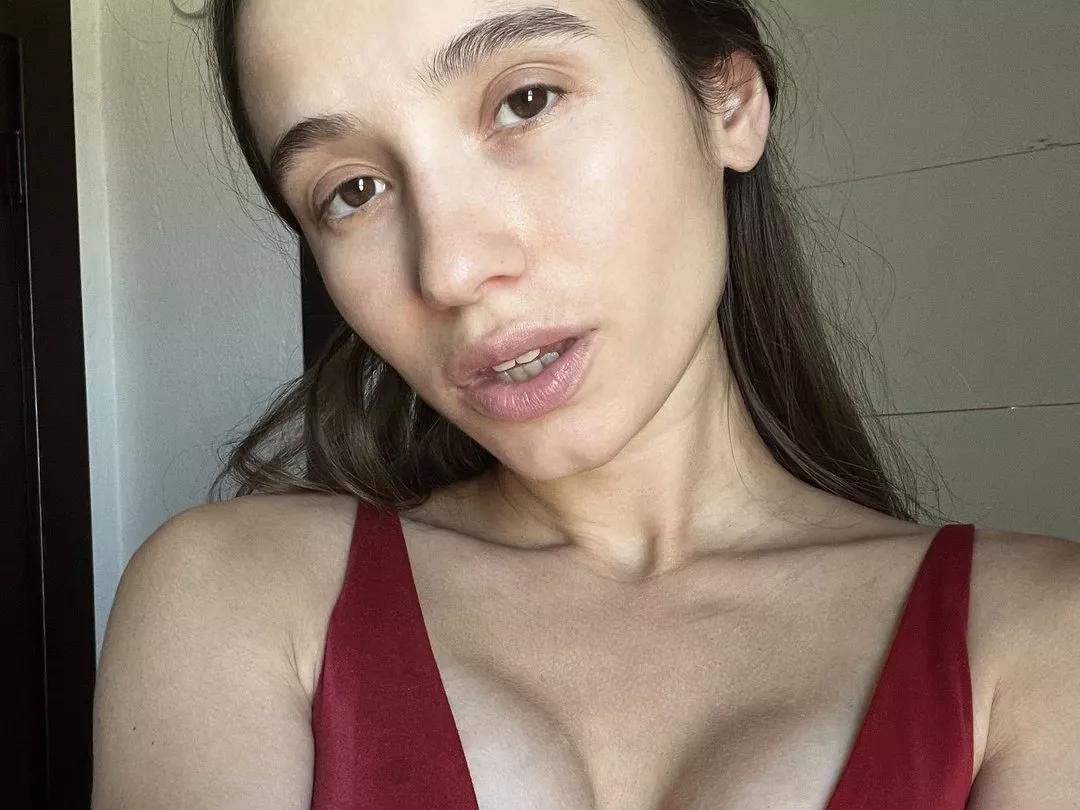 Offline MariaRomanovich on Streamate