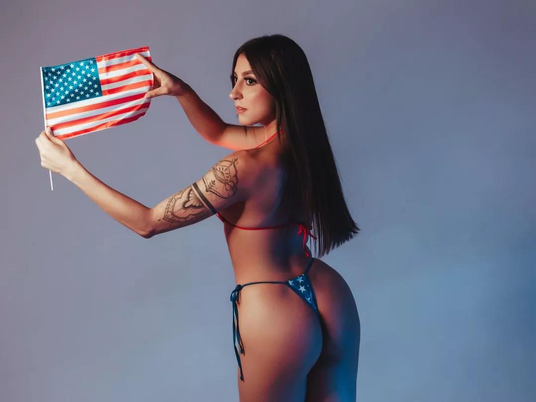 Offline MelinaWest on Streamate