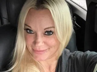 MuscleVixxxen from Streamate