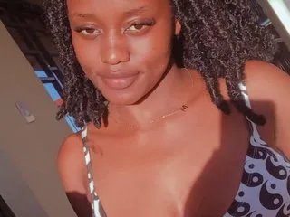 Naughtyellah from Streamate