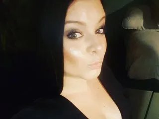 NaughtyWifeUK from Streamate