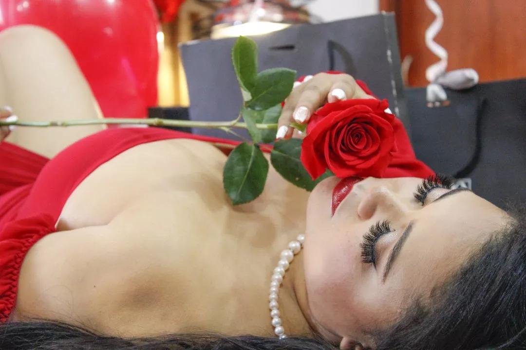 NiaMorelli on Streamate 