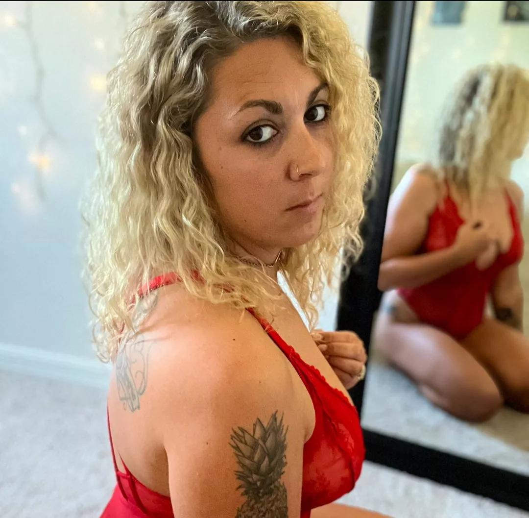 Offline Nicolebrooke91 on Streamate