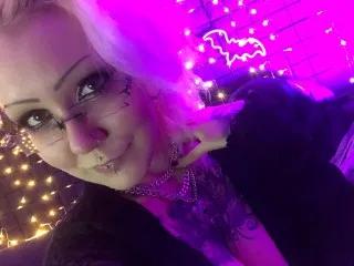 NonaSchnauzevoll on Streamate 