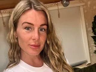 PixiePlayful_ox on Streamate 