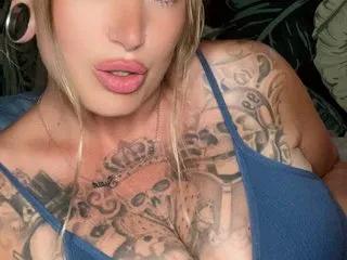 Offline Queen_Suzie on Streamate