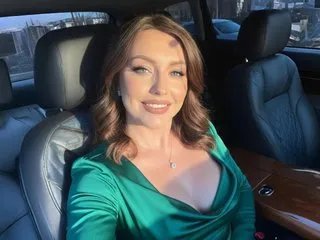 Streamate RoseLyinne is Group RoseLyinne β Radiant, brown-haired beauty with curves that captivates and a heart as sweet as honey, seeking her soulmate to share life's adventures. With a zest for laughter and a passion for connection, I embody warmth and charm.