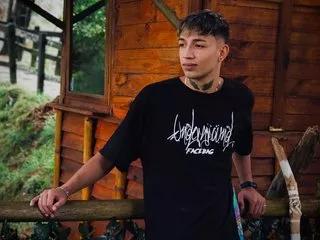SantiagoCruzz on Streamate 