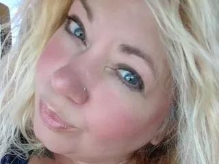 SexyNaughtyMilf on Streamate