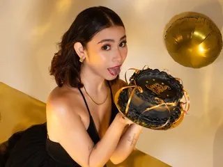 Offline SophiaColinns on Streamate