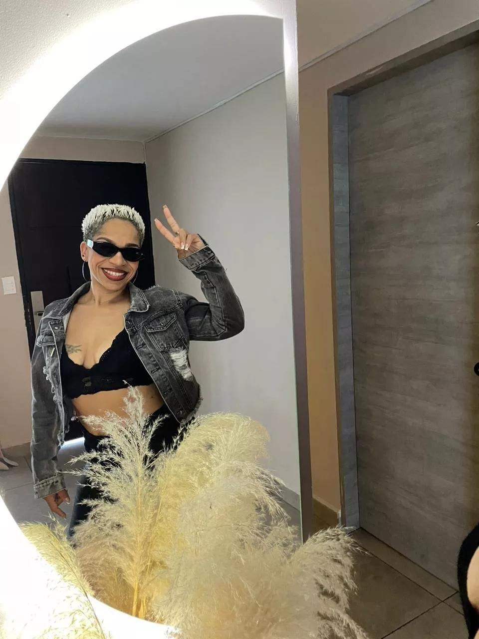 Offline summernight42 on Streamate