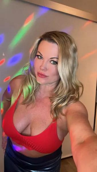 Offline Vegasbecky on Streamate