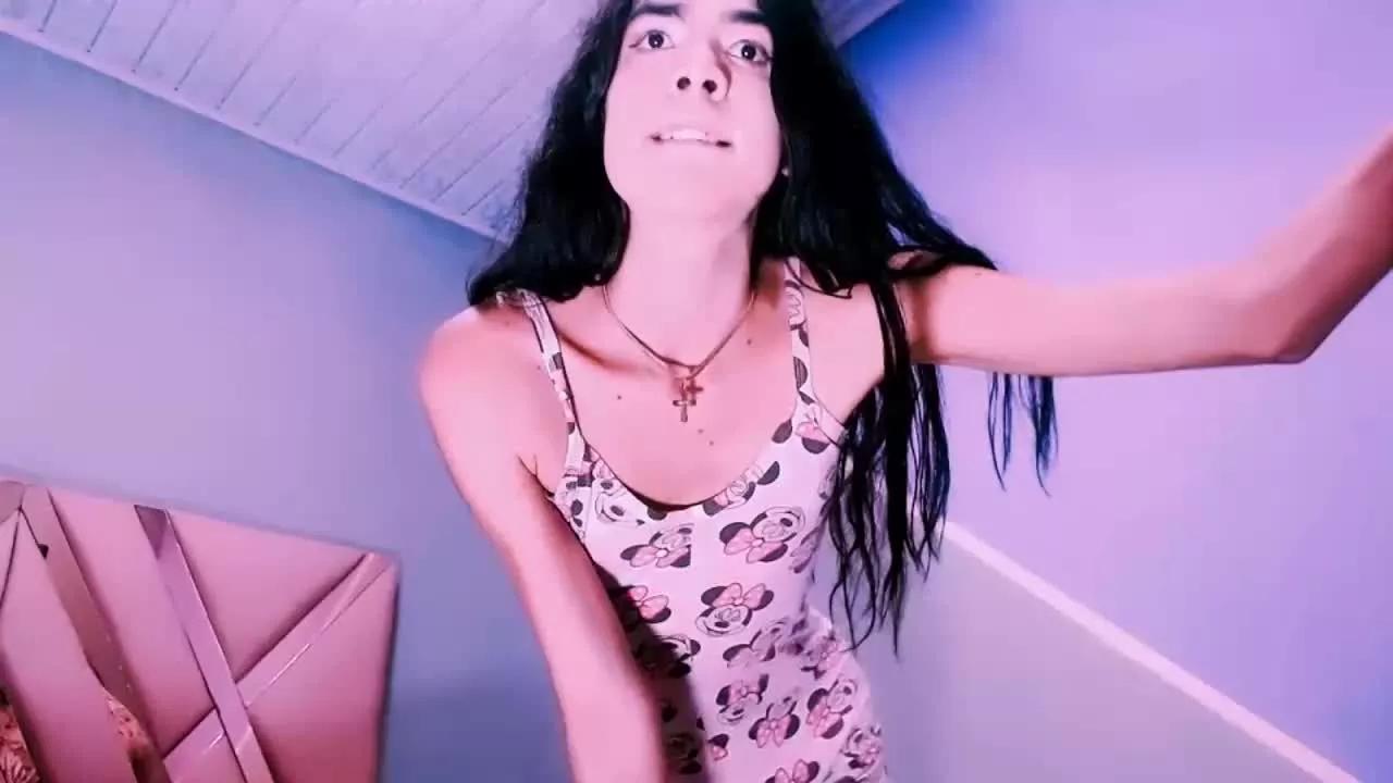 danielahotts1TS on Streamray 